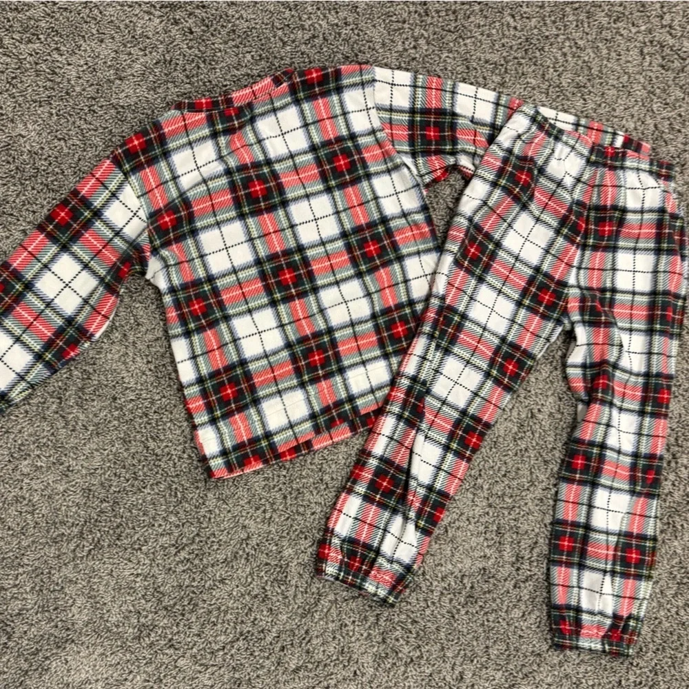 5/$25 GAP plaid pajama set, size 6